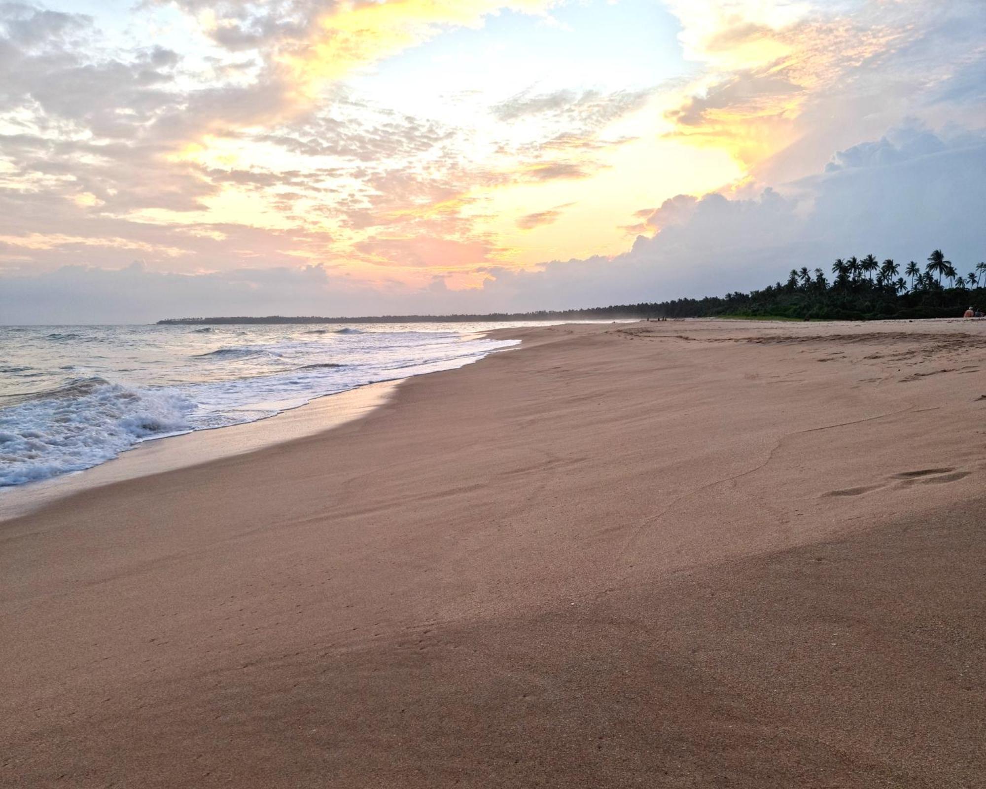 Arhimser Villa-Superb 4 Bedroom Beachfront For 8 In Ranna, Tangalle, Bb, Pool, Free Pick Up For 7 Night Stays Arriving Together, Serviced, Taxes Included Экстерьер фото